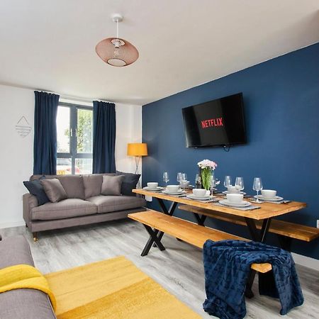 Vila Fabulous 5 Bed House W Parking Manchester Exteriér fotografie