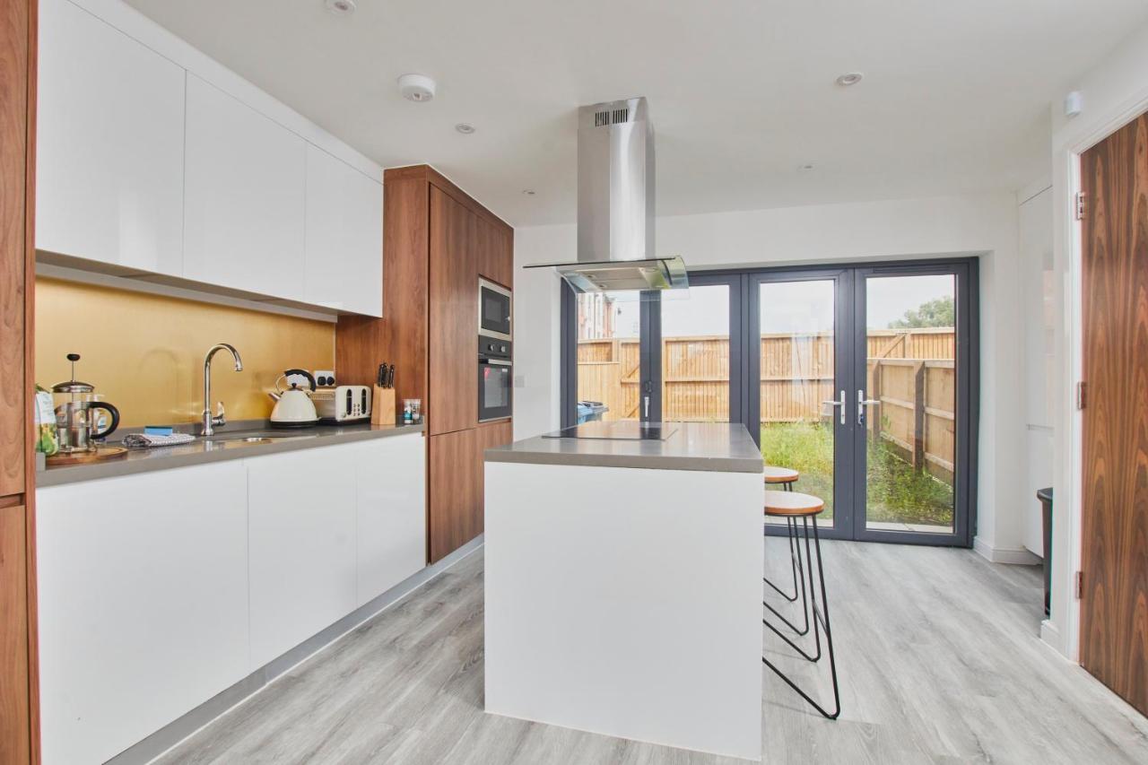 Vila Fabulous 5 Bed House W Parking Manchester Exteriér fotografie
